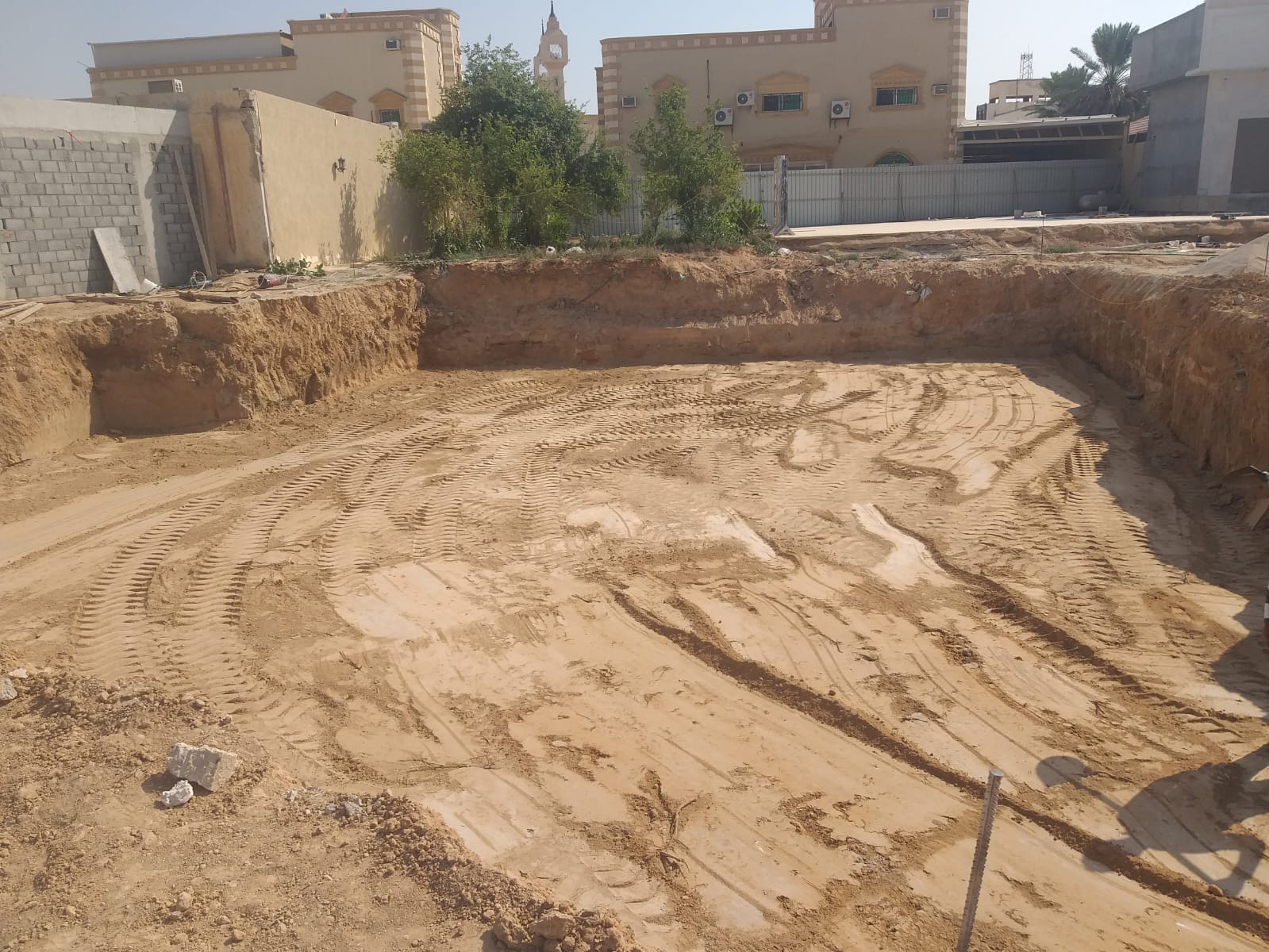 تجهيز الموقع والحفر